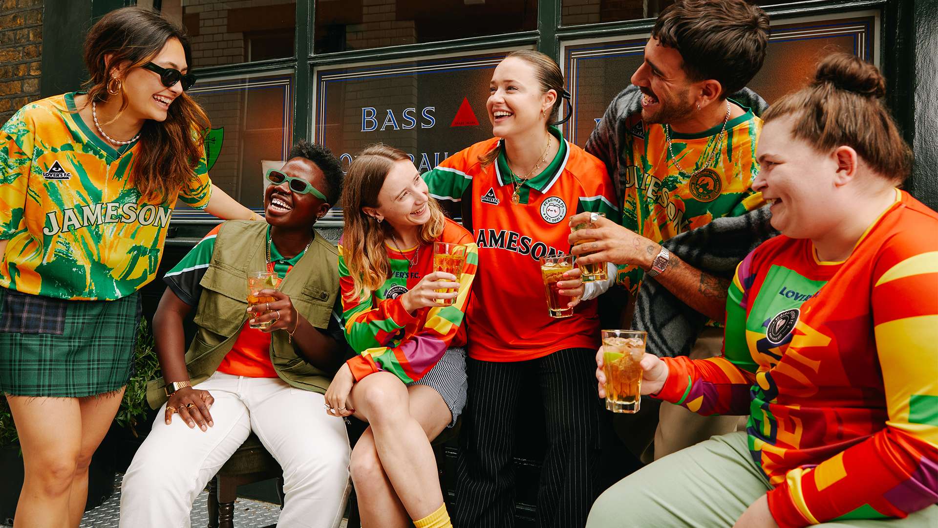 浓墨重彩的 浓墨重彩的